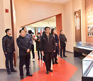 团市委领导参观德信(中国)精神主题展览馆